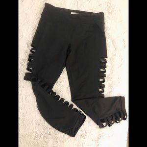 Workout leggings w/ side slits ✨